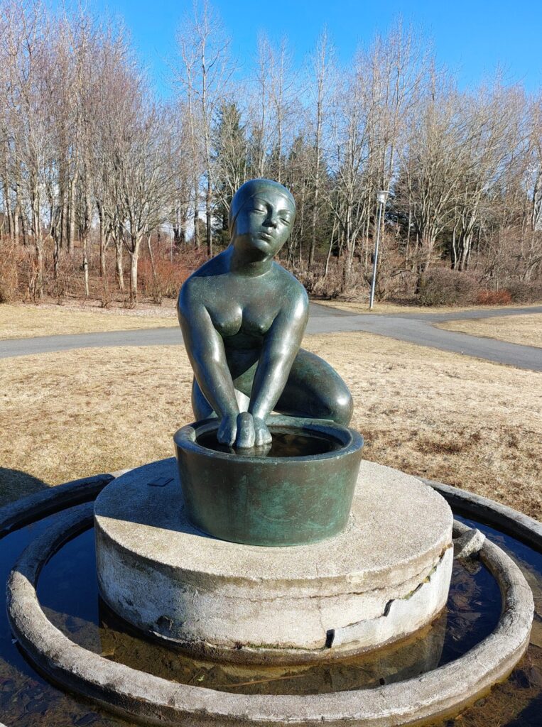 Washer Woman statue by Asmundur Sveinsson in Reykjavik Iceland